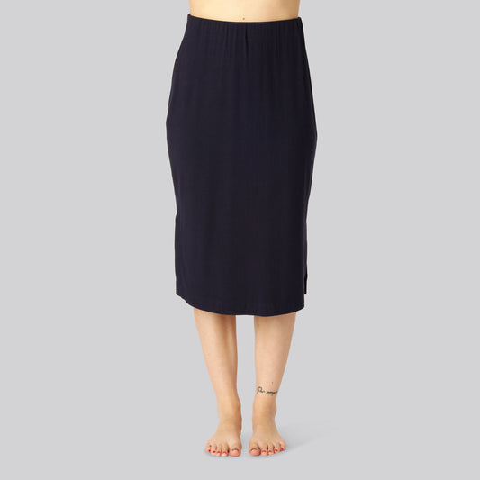 Damesrok van bamboe met ribboord in marineblauw