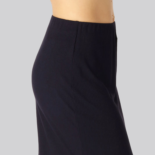 Damesrok van bamboe met ribboord in marineblauw