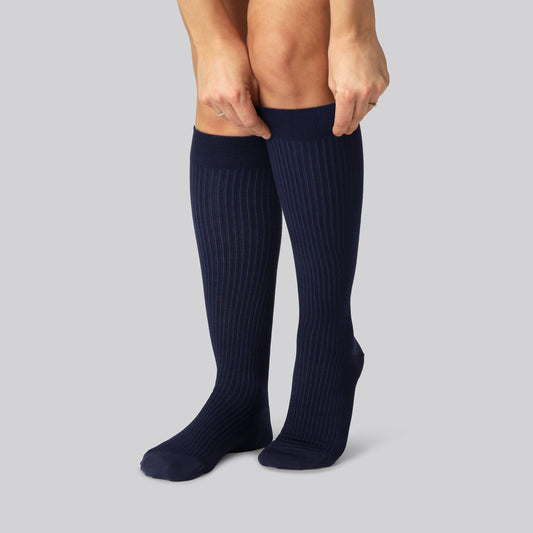 Compressiekousen van bamboe in marineblauw voor dames