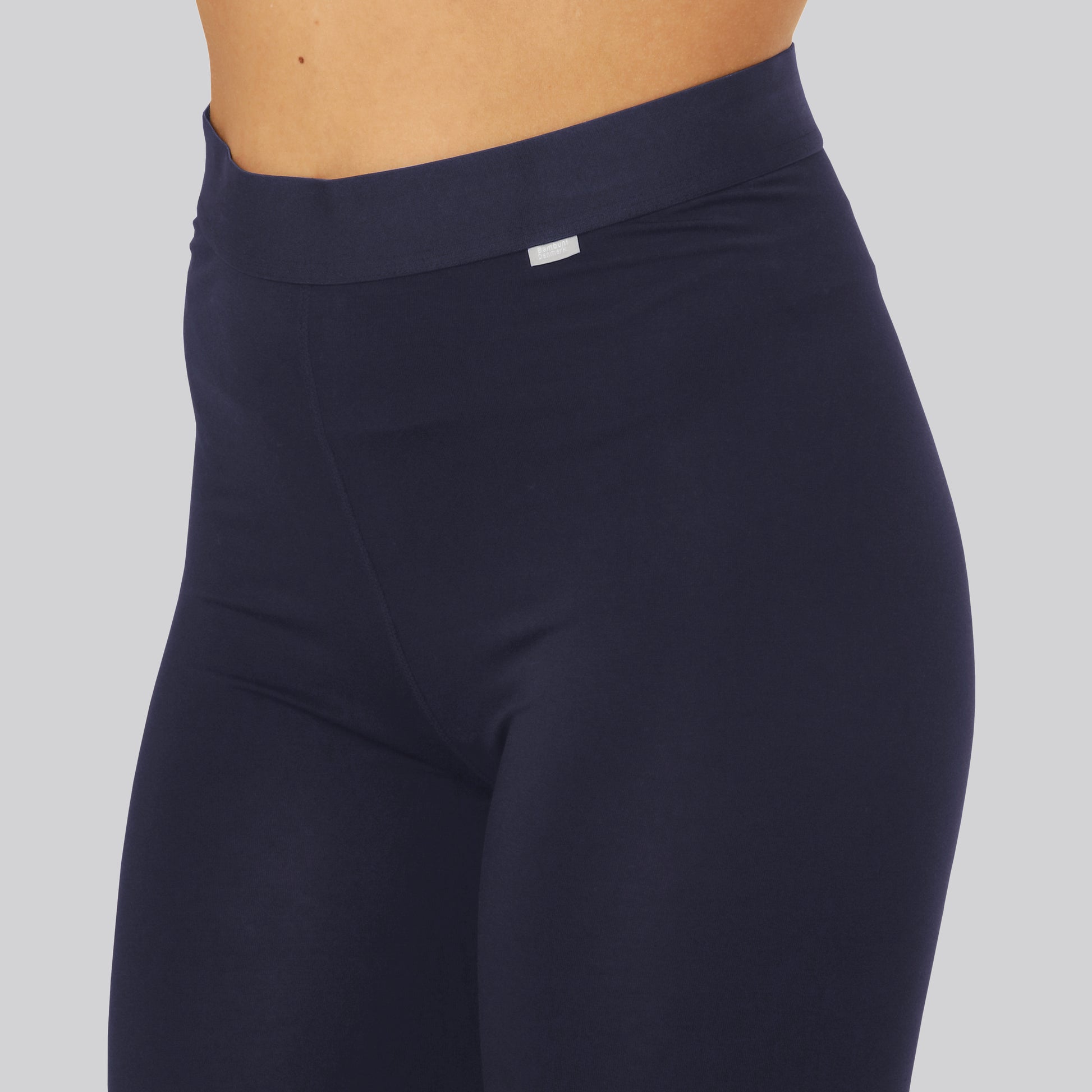 Bamboe legging in marineblauw met marineblauwe elastische band voor dames