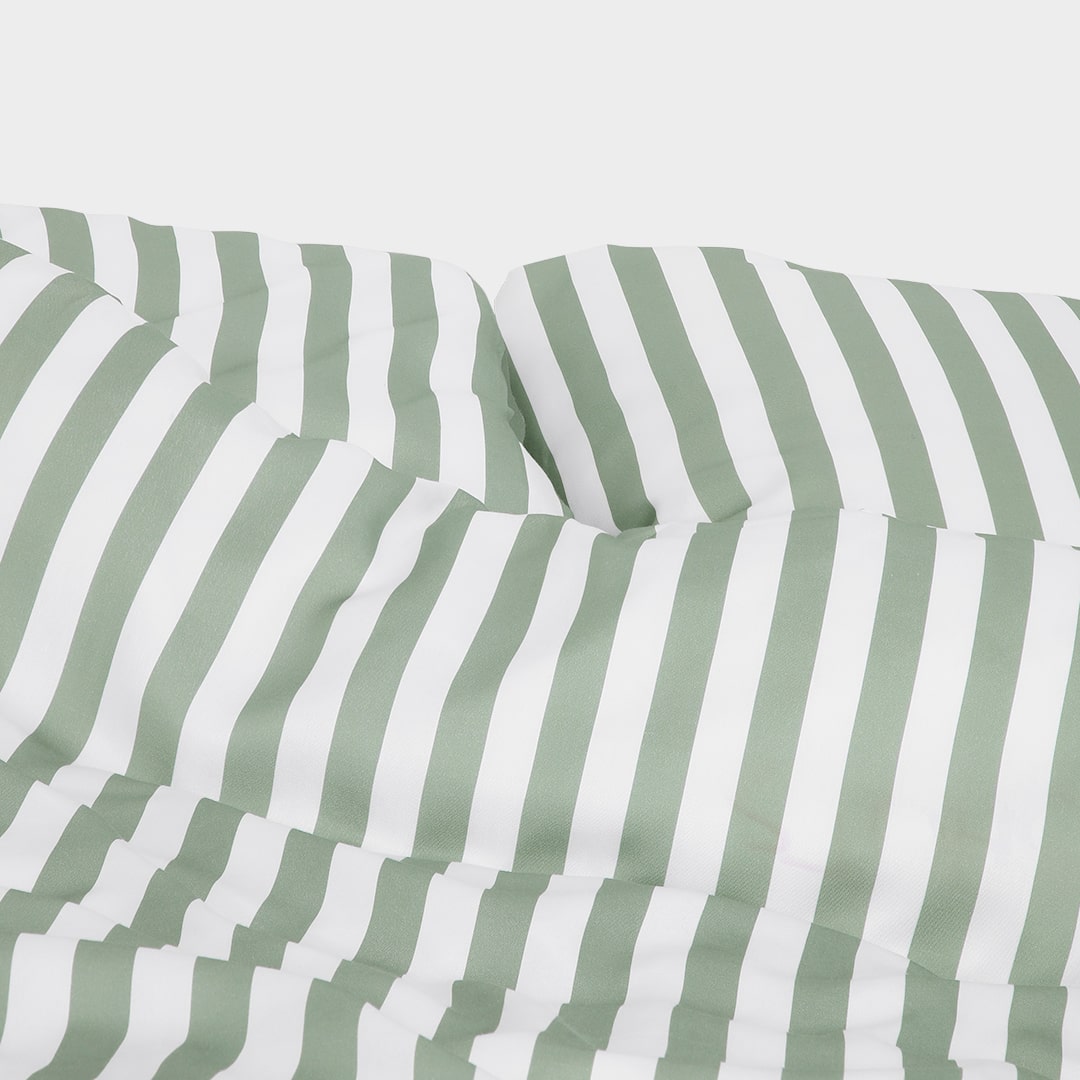Bamboe beddengoed met witte/olijfkleurige strepen en brede randen