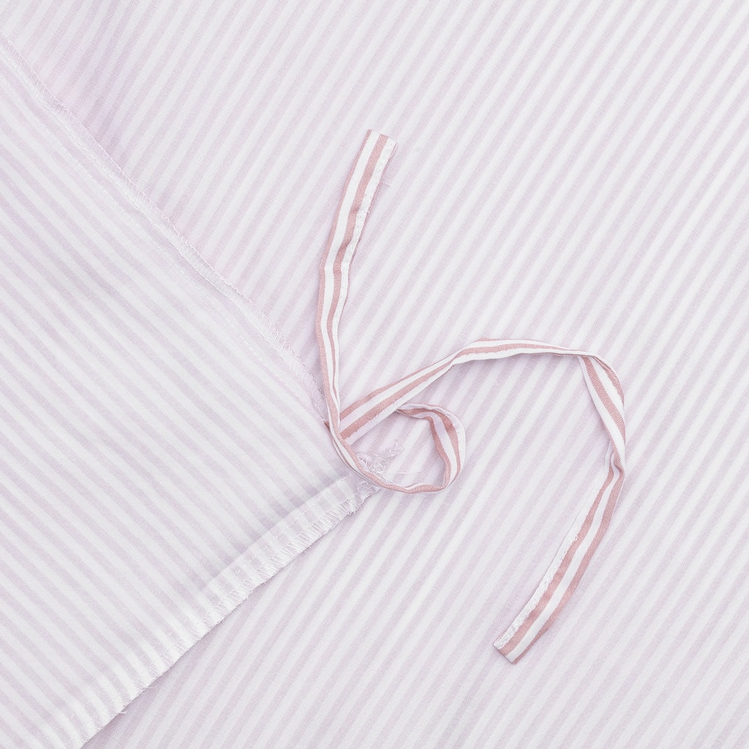 Bamboe beddengoed wit/oudroze gestreept