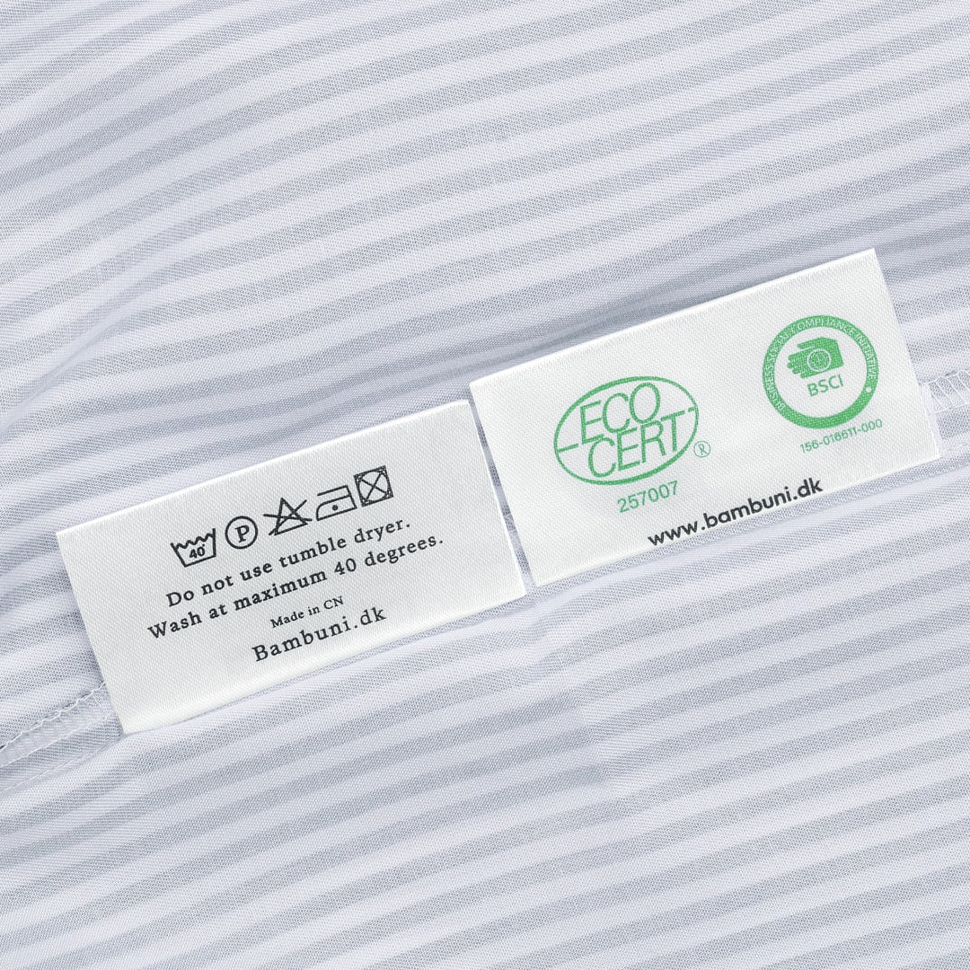 Bamboe beddengoed met witte/grijsblauwe strepen