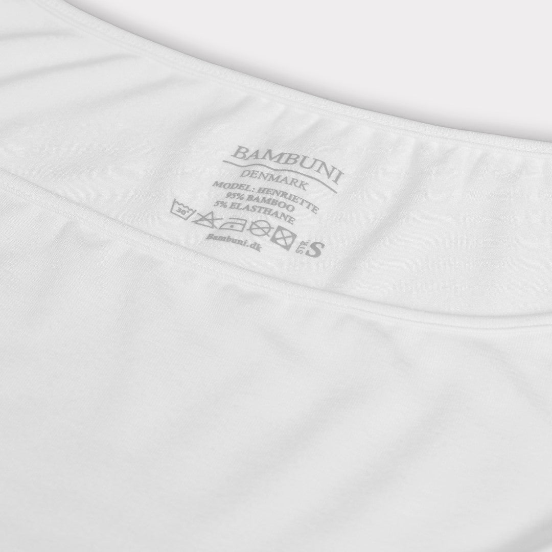 Damestop van bamboe in wit met smalle bandjes