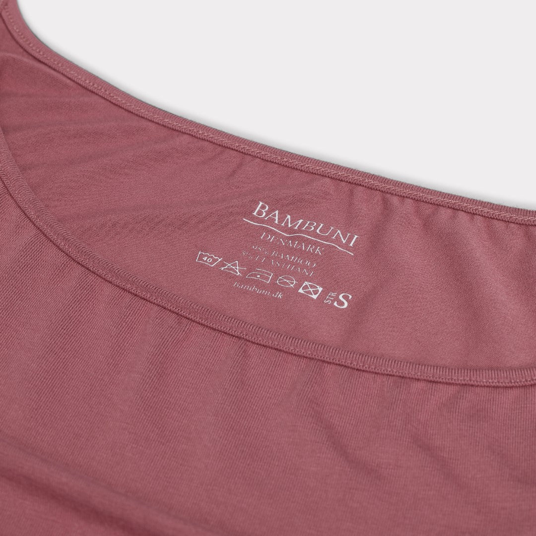 Damestop van bamboe in oudroze met smalle bandjes