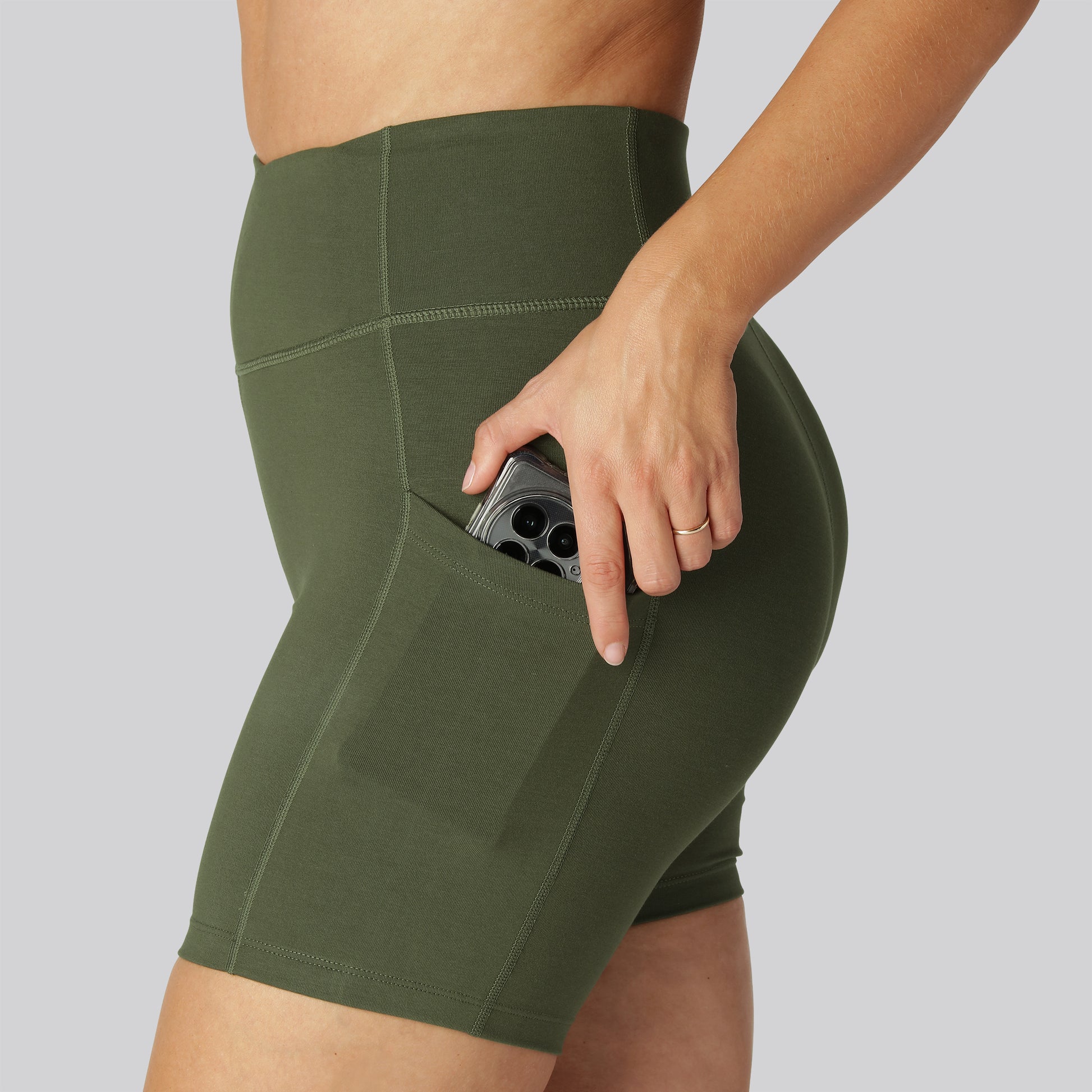 Bamboe fitnessshorts in groen voor dames
