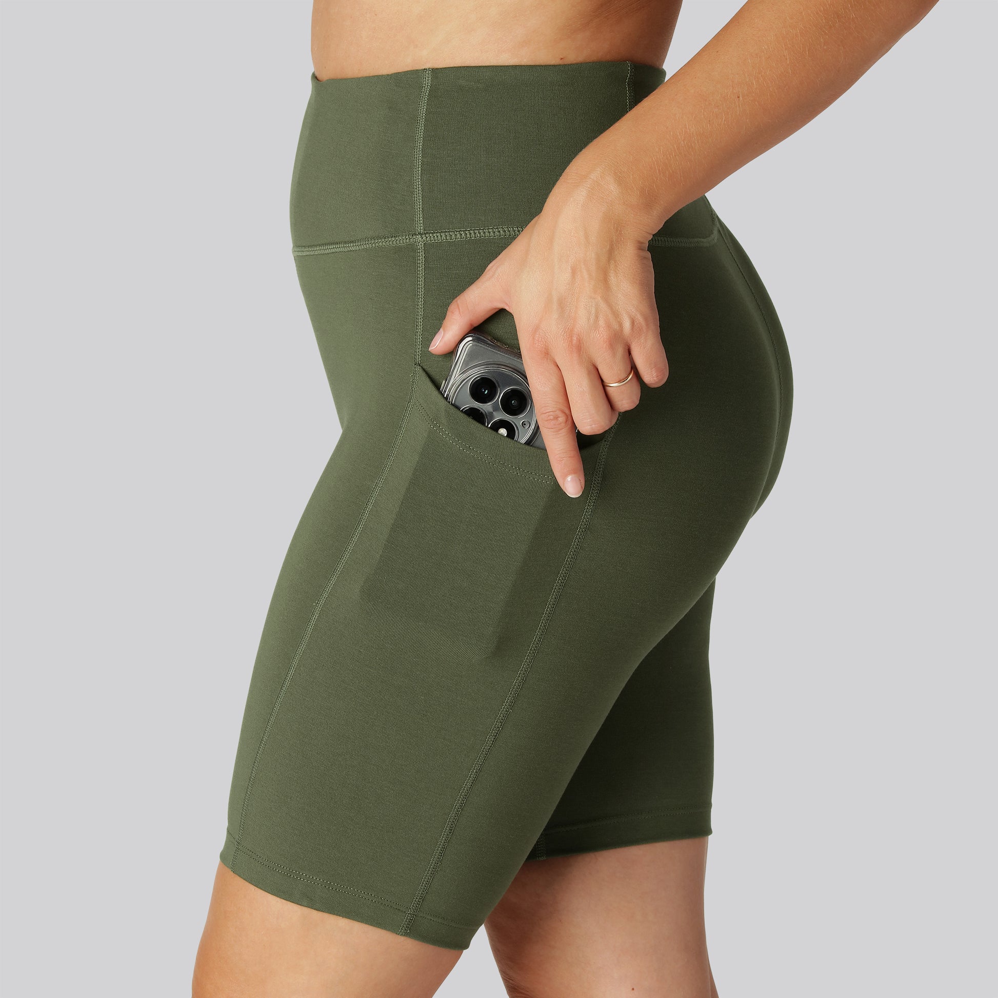 Bamboe fitnessshorts in groen voor dames