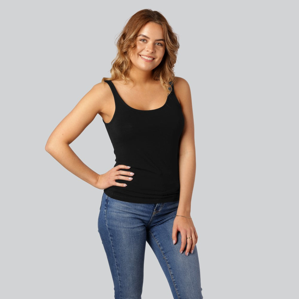 Damestop van bamboe in zwart met brede bandjes