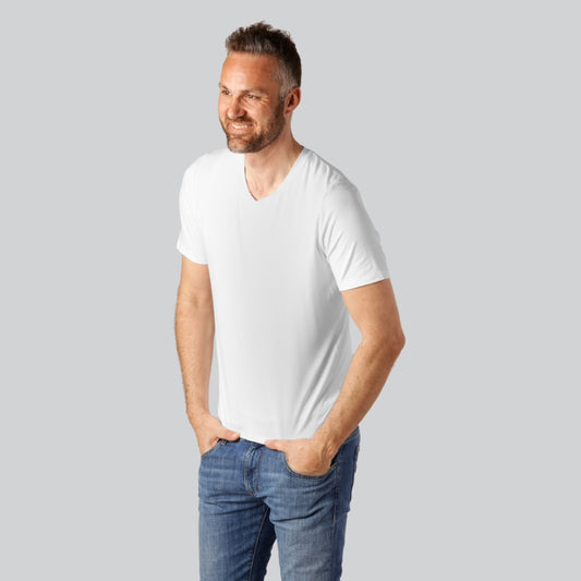 Marineblauw bamboe T-shirt met V-hals van Bambuni