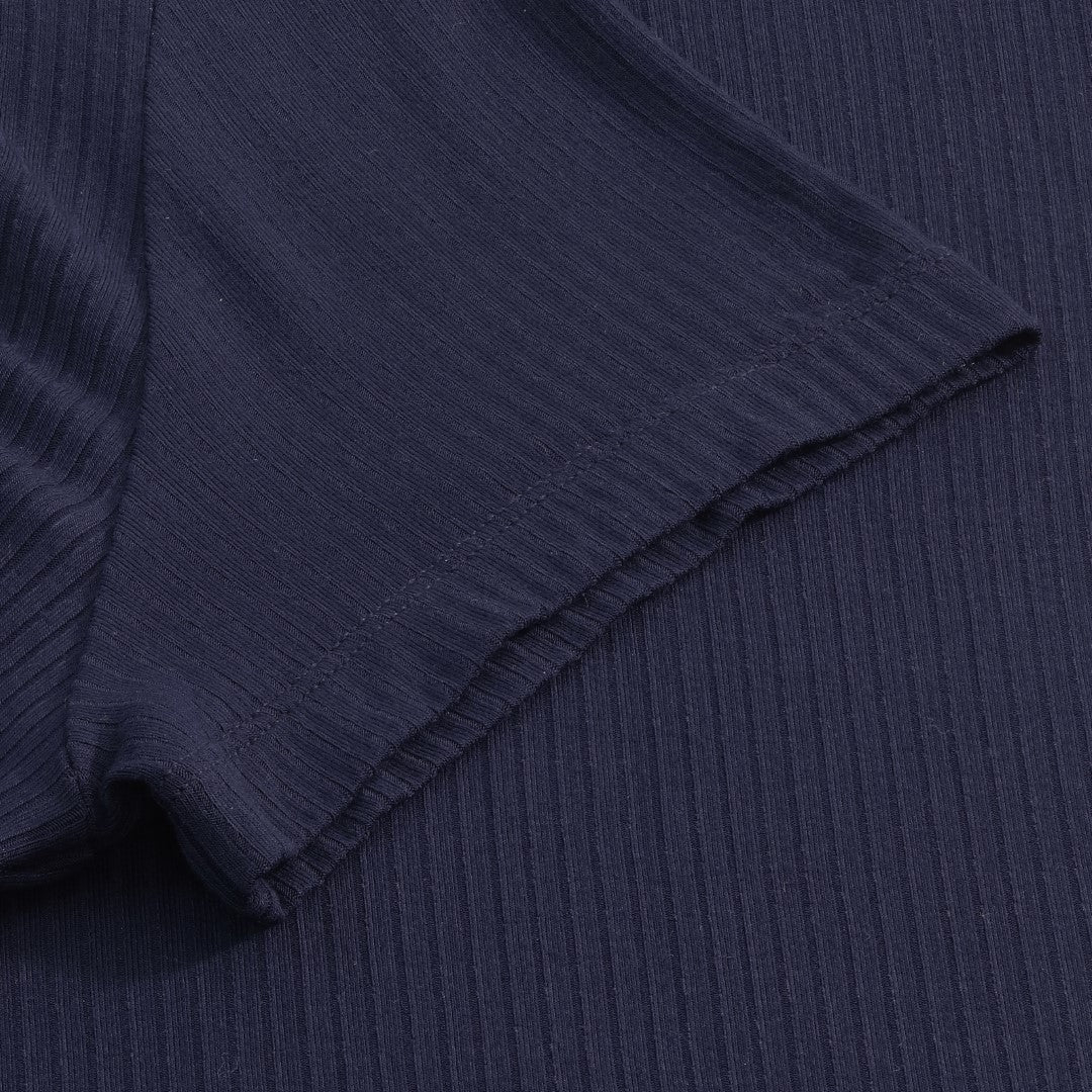 Bamboe T-shirt met V-hals en ribboord in marineblauw voor dames