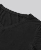 Bamboe T-shirt met V-hals en ribboord in zwart voor dames