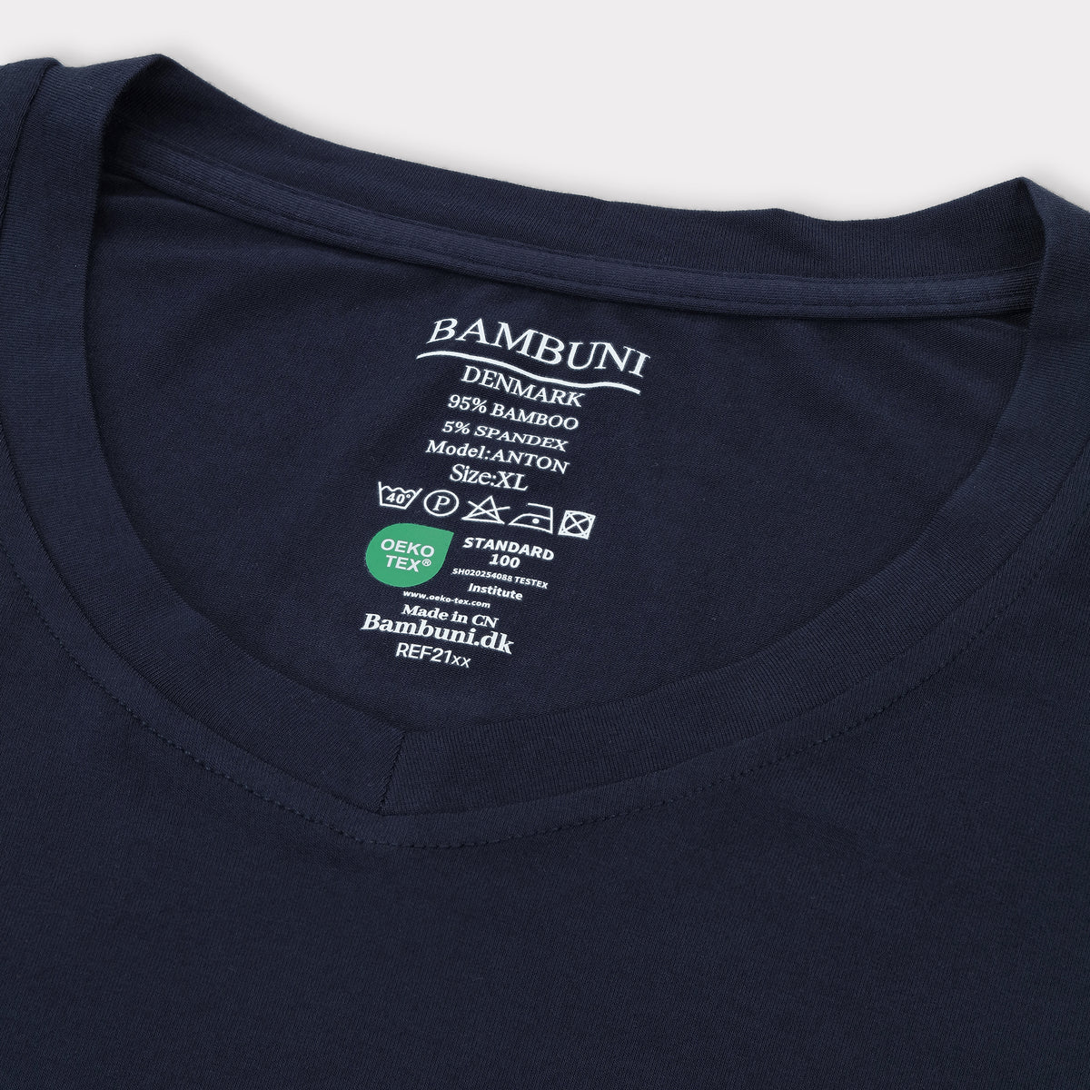 Bambuni bambus t-shirt v-hals navy mænd carelabel