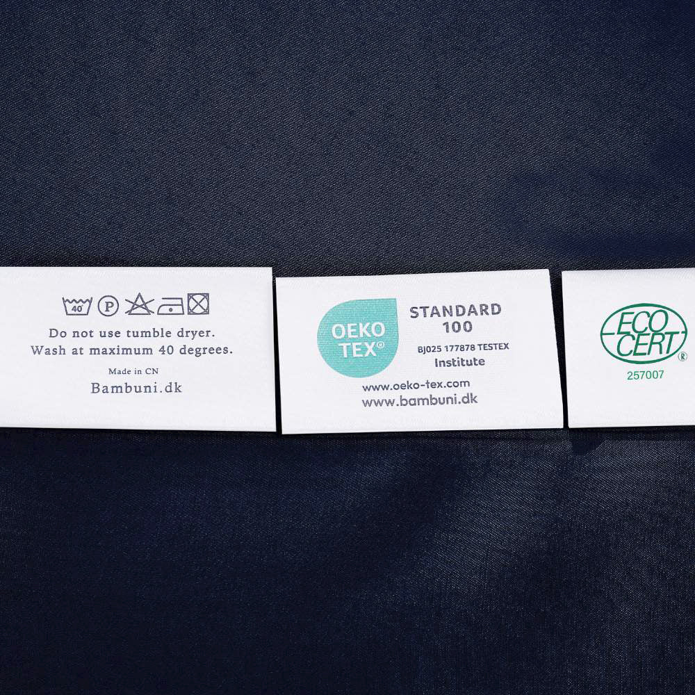 Bamboe beddengoed in marineblauw van Bambuni