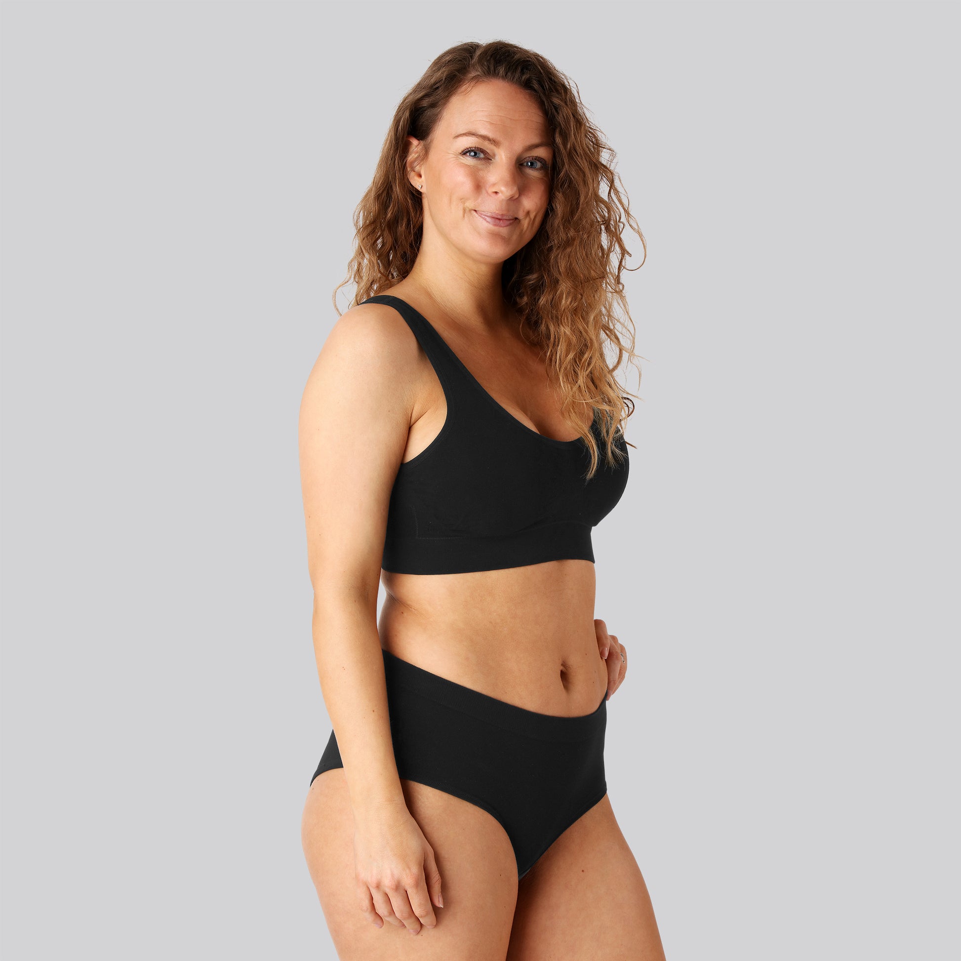 Bambus seamless bh m bred strop sort til damer