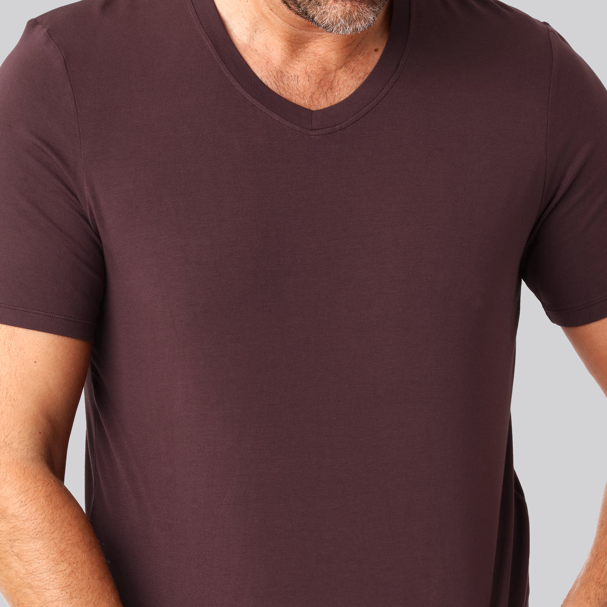 Bambus t-shirt v-hals bordeaux mand