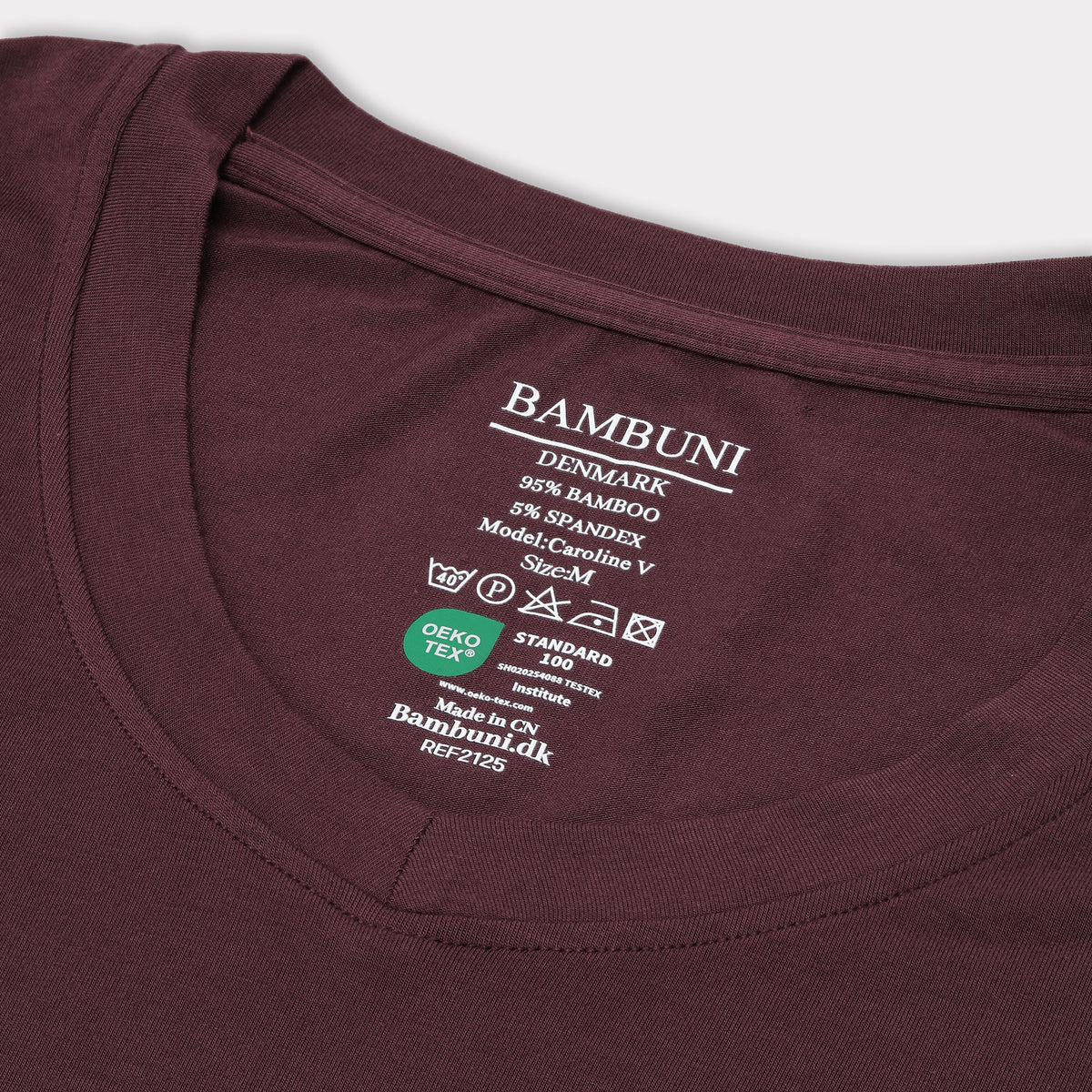 Bambus t-shirt v-hals i bordeaux carelabel