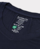 Bambus t-shirt v-hals i navy carelabel