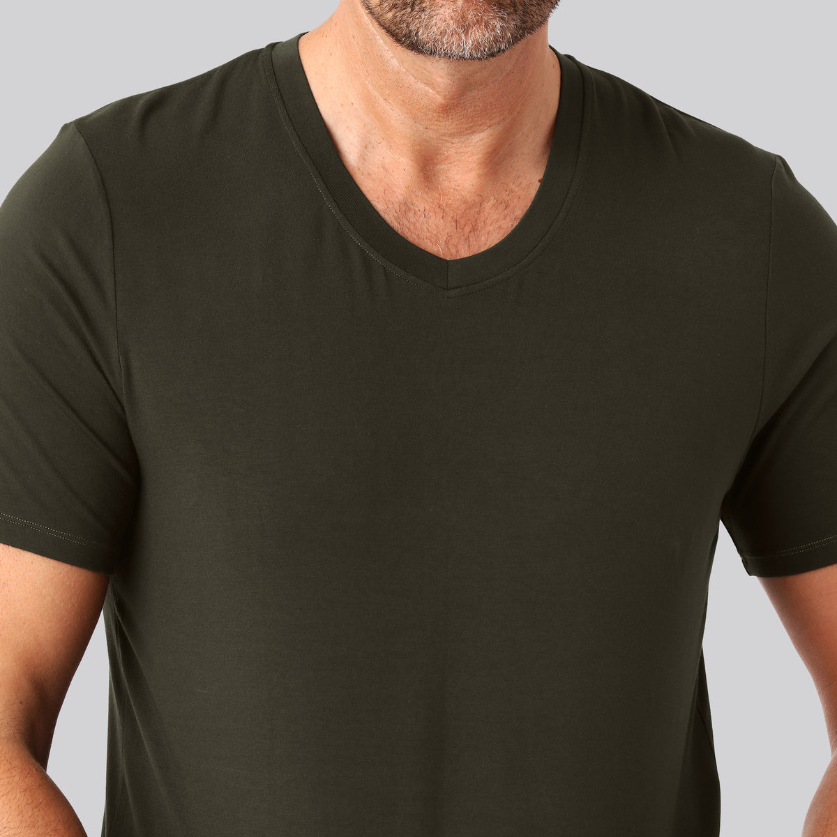 Bambus t-shirt v-hals mørkegrøn mand