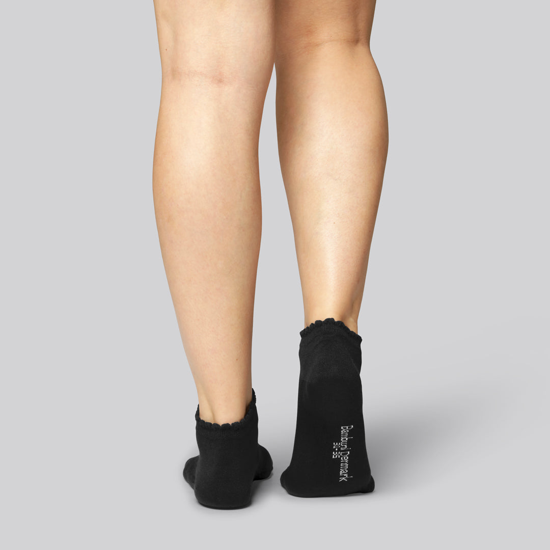 Zwarte bamboe enkelsokken met golvende ribbels voor dames