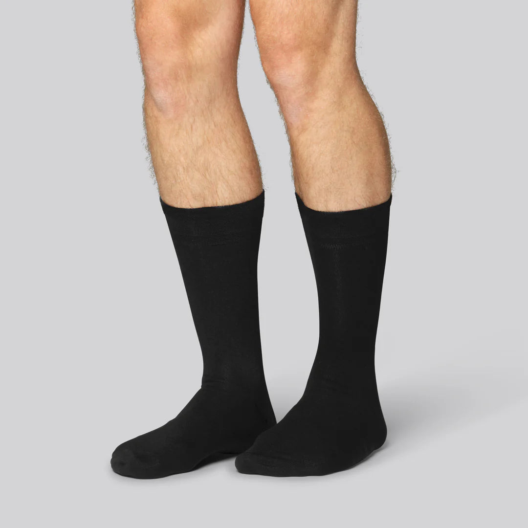 Bamboe sokken in zwart voor heren, verpakking van 20 stuks.