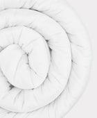 Verzwaard dekbed van bamboe in wit van Bambuni