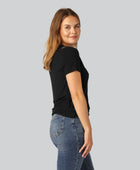 Bamboe T-shirt met V-hals en ribboord in zwart voor dames