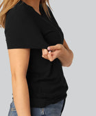 Bamboe T-shirt met V-hals en ribboord in zwart voor dames