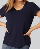 Bamboe T-shirt met V-hals en ribboord in marineblauw voor dames