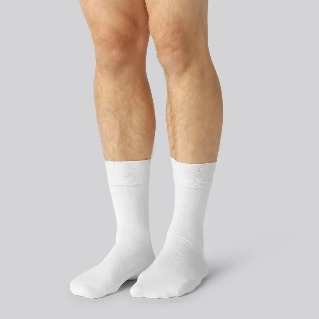 Witte bamboesokken voor heren, verpakking van 20 stuks.