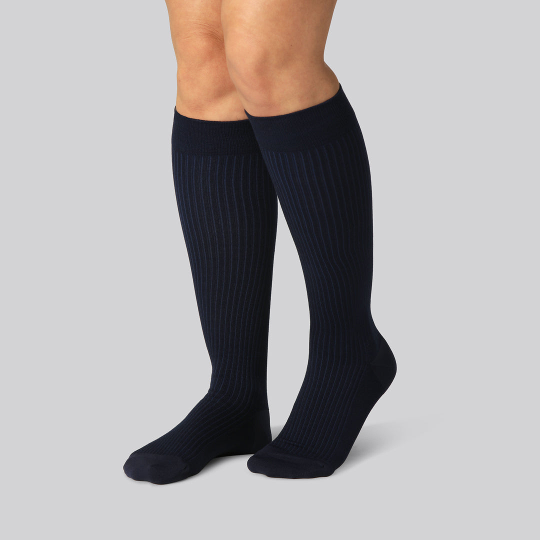 Compressiekousen van bamboe in marineblauw voor dames