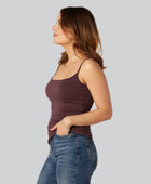 Damestop van bamboe in bordeauxrood met smalle bandjes