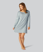 Bamboe nachthemd met lange mouwen in lichtblauw voor dames