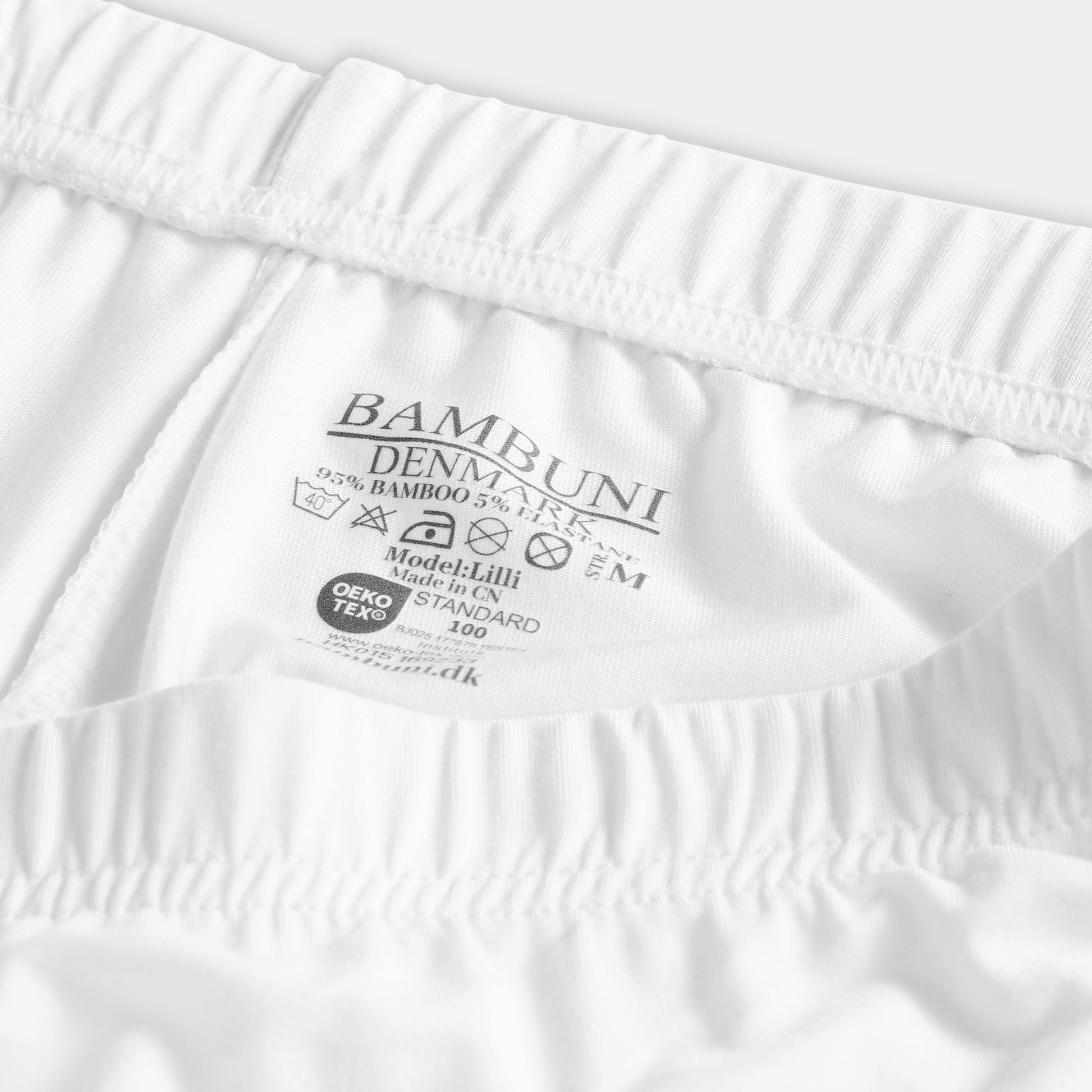 Witte bamboe shorts voor dames van Bambuni
