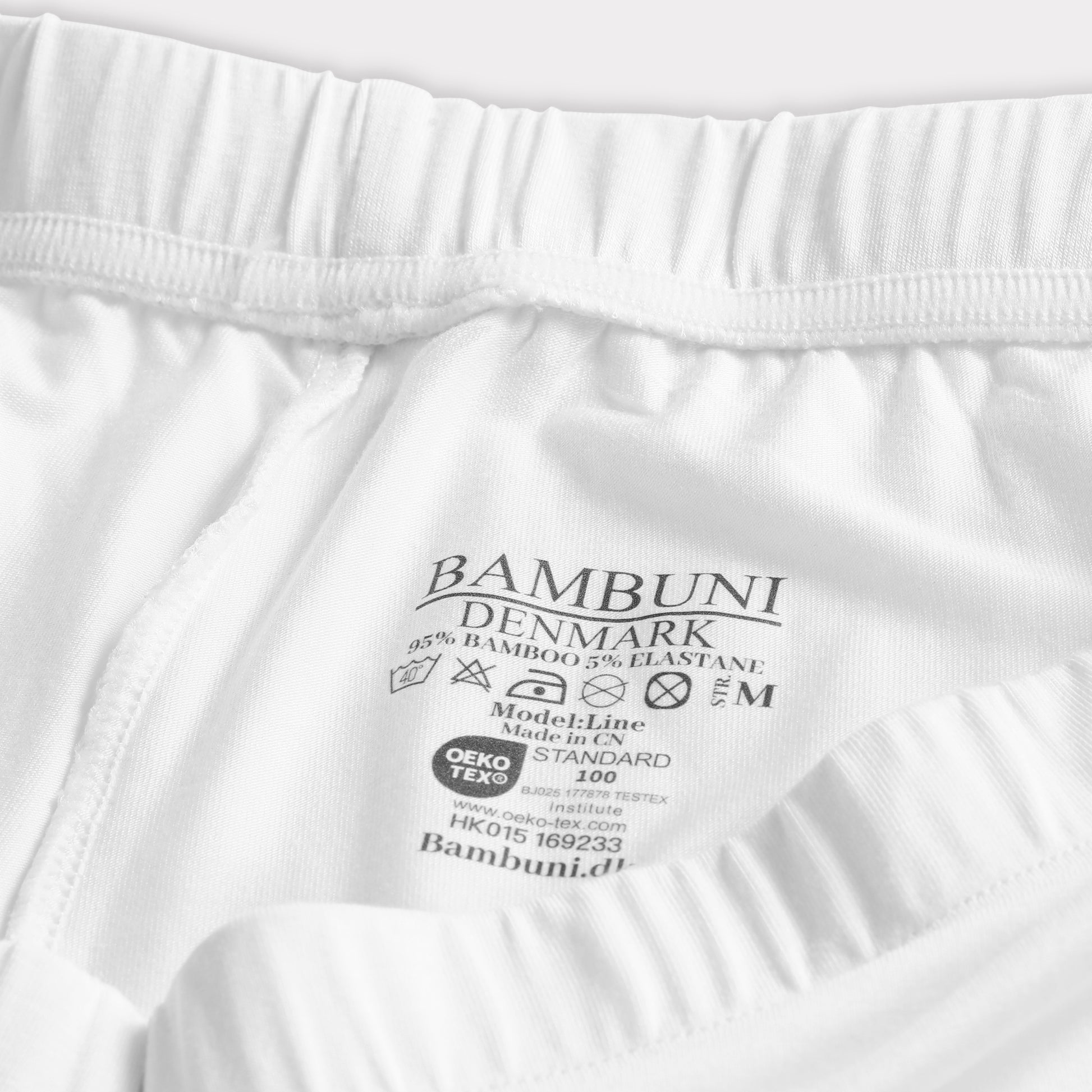 Witte bamboe shorts voor dames van Bambuni
